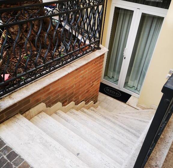 Camera Standard, Morin 10 Rome Exclusive Suites