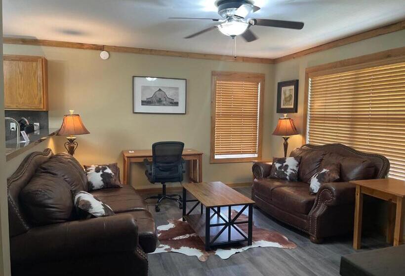 Люкс 2 Спальни, Stagecoach Inn Woodville