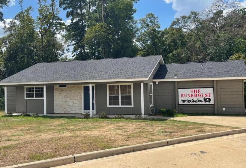 Люкс 2 Спальни, Stagecoach Inn Woodville