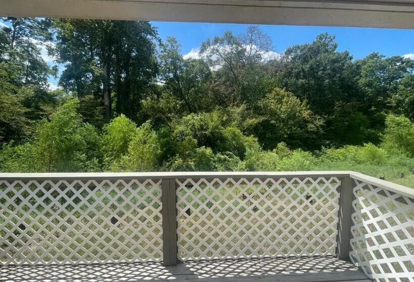 Люкс 2 Спальни, Stagecoach Inn Woodville