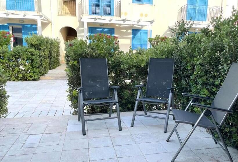 Дом 2 Спальни, Cala Azzurra Macari Bed And Breakfast And Holidays House