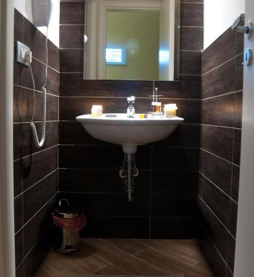 اتاق استاندارد سه تخته با بالکن, B&b Sangiovanni