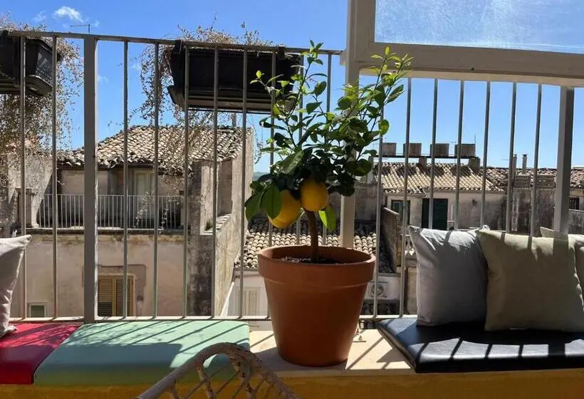 اتاق استاندارد سه تخته با بالکن, B&b Sangiovanni