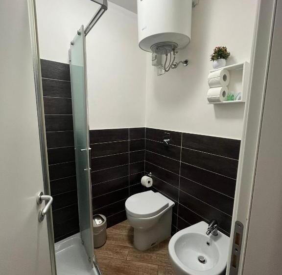 اتاق استاندارد سه تخته با بالکن, B&b Sangiovanni