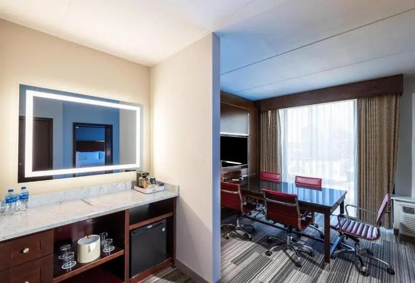 キングサイズベッドのエクゼクティブ, Four Points By Sheraton Atlanta Airport West