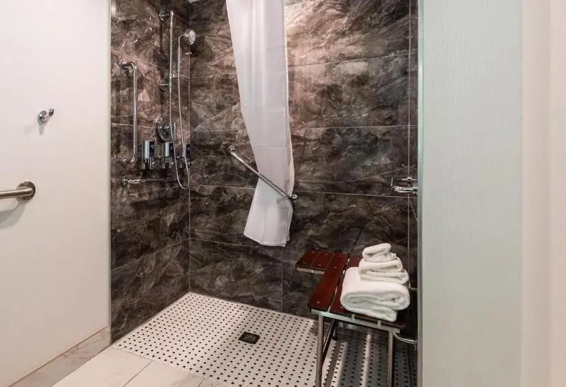 キングサイズベッドのクラシックルーム, Four Points By Sheraton Atlanta Airport West