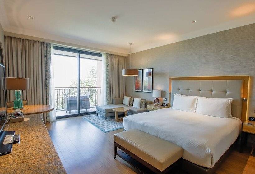 디럭스 룸 킹사이즈 침대, Hilton Cabo Verde Sal Resort