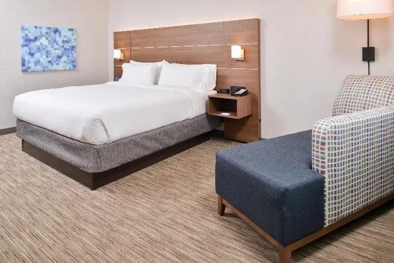 キングサイズベッドのスタンダードルーム, Holiday Inn Express Early, An Ihg