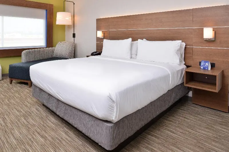 キングサイズベッドのスタンダードルーム, Holiday Inn Express Early, An Ihg