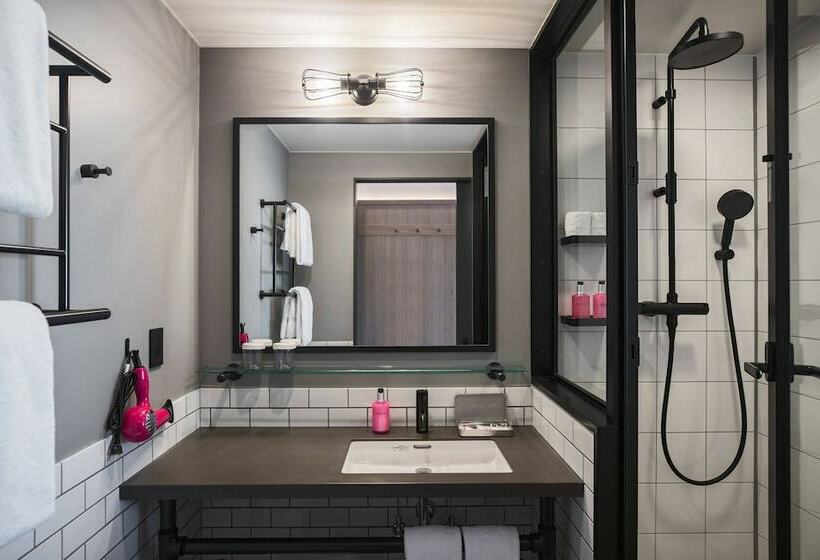 标准间, Moxy Tokyo Kinshicho