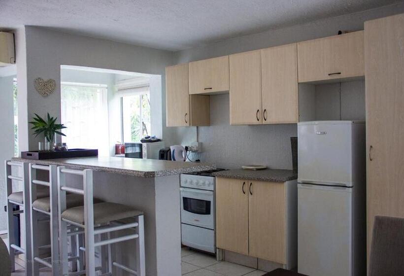 Family flat with terrace, Beach Forest Lodge