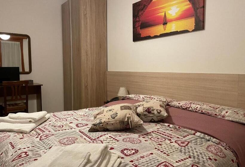 חדר סטנדרט, Americana