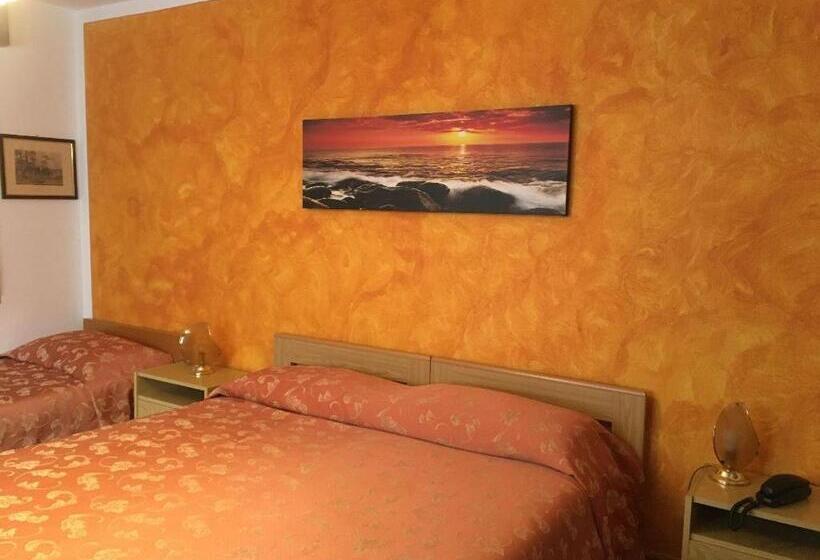 חדר סטנדרט לשלושה, Americana