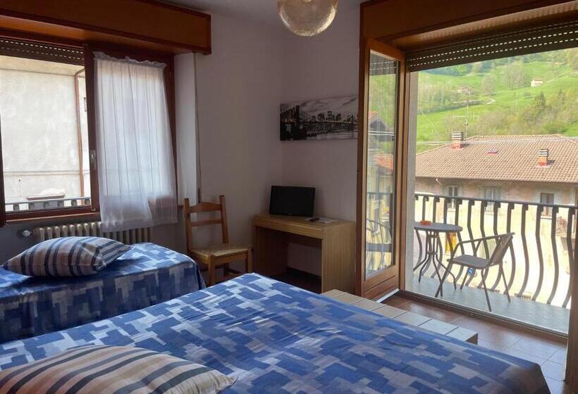 חדר סטנדרט לשלושה, Americana