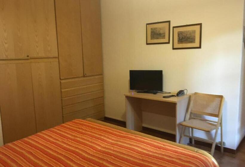 חדר סטנדרט לארבעה, Americana