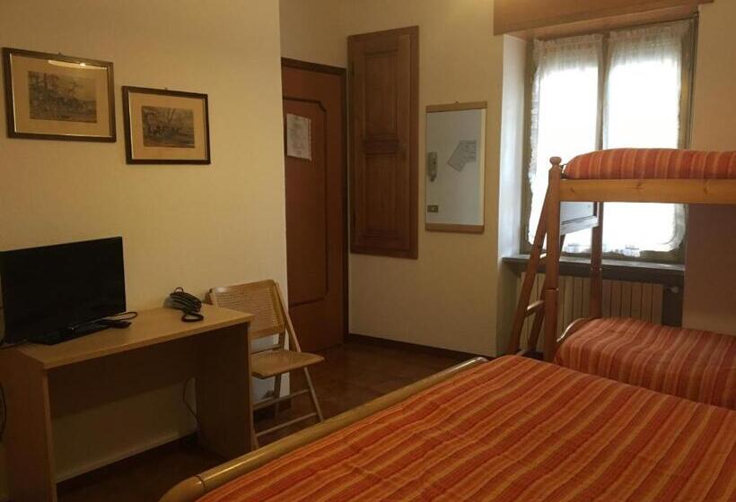 חדר סטנדרט לארבעה, Americana