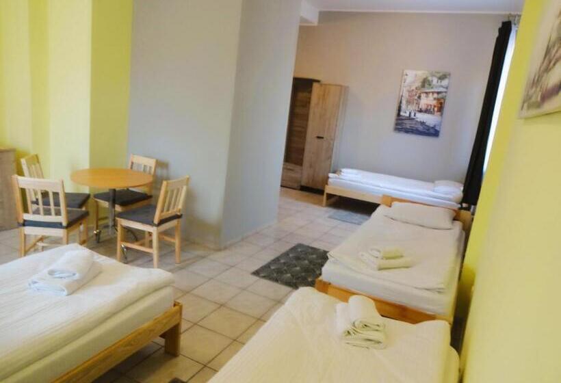 Четырехместный Номер Стандарт, Ava