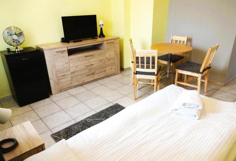 Четырехместный Номер Стандарт, Ava