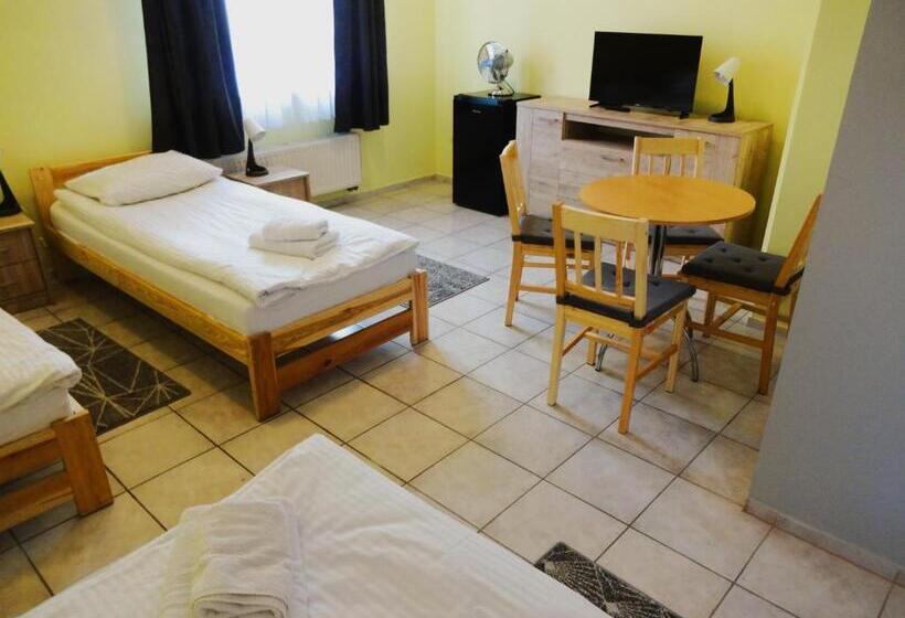 Четырехместный Номер Стандарт, Ava