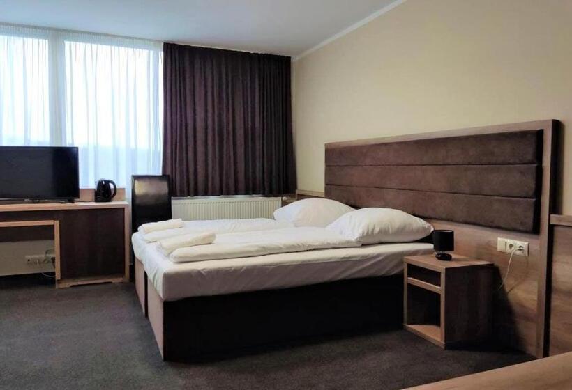 Номер Deluxe, Cargo