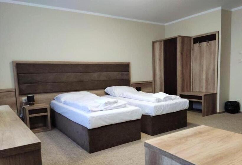 Номер Deluxe, Cargo