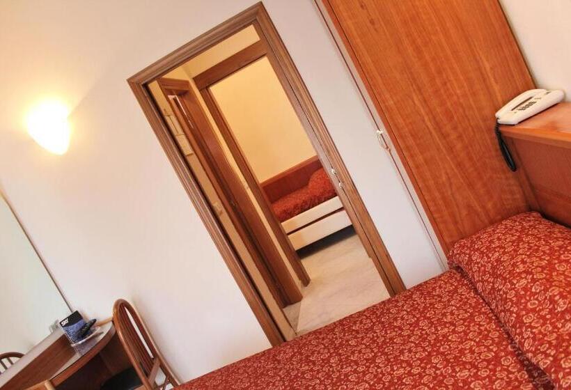 스탠다드 룸, Delle Nazioni