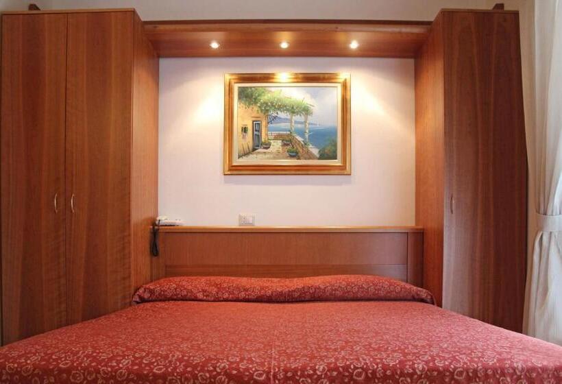 스탠다드 룸, Delle Nazioni