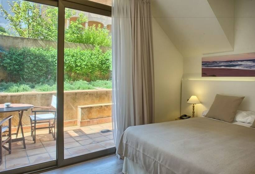 غرفة قياسية مزوَّدة بتراس, El Petit Convent