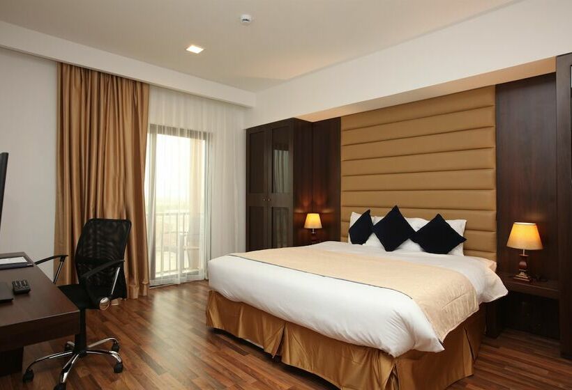 Люкс 2 Спальни, Golden Tulip Al Khobar Suites