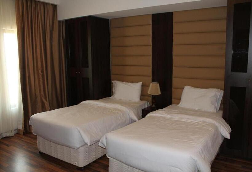 2 Bedrooms Suite Sea View, Golden Tulip Al Khobar Suites