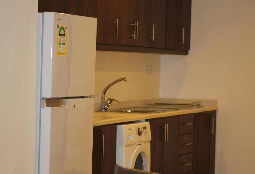 2 Bedrooms Suite Sea View, Golden Tulip Al Khobar Suites