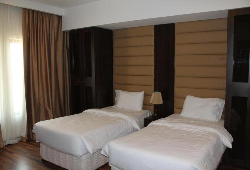 2 Bedrooms Suite Sea View, Golden Tulip Al Khobar Suites