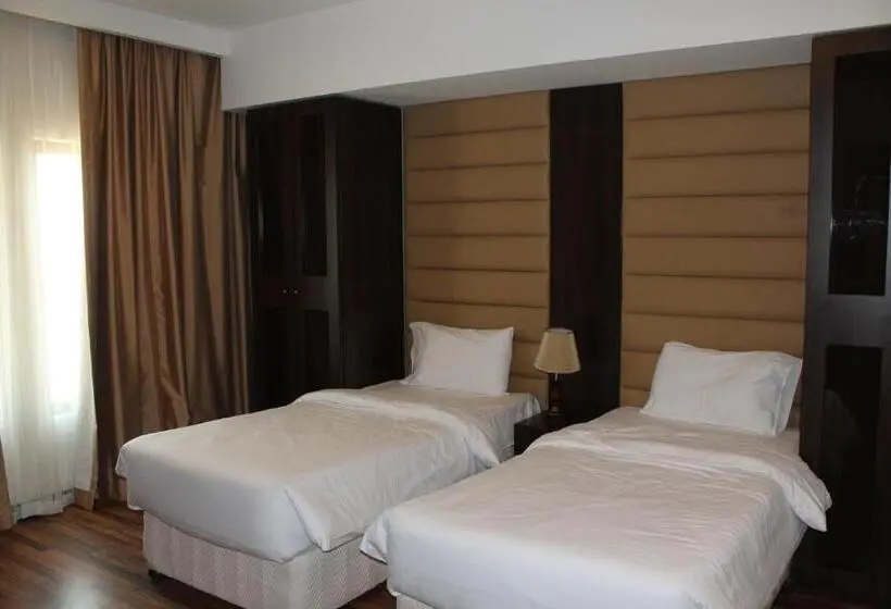 2 Bedrooms Suite Sea View, Golden Tulip Al Khobar Suites