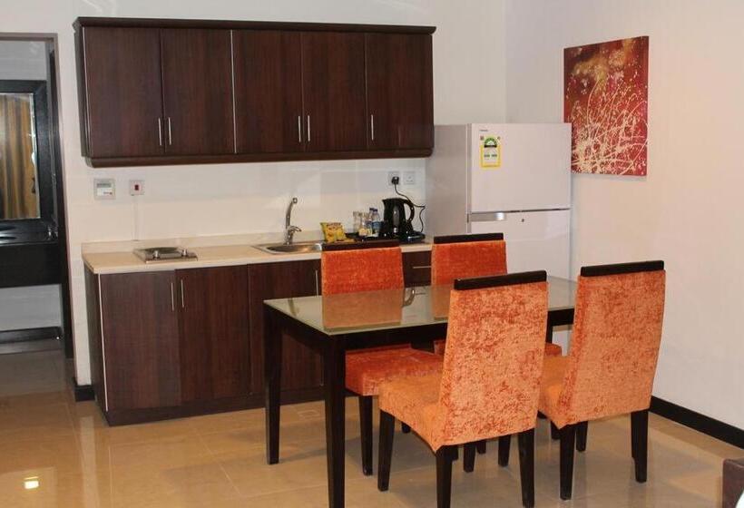 Люкс 2 Спальни, Golden Tulip Al Khobar Suites