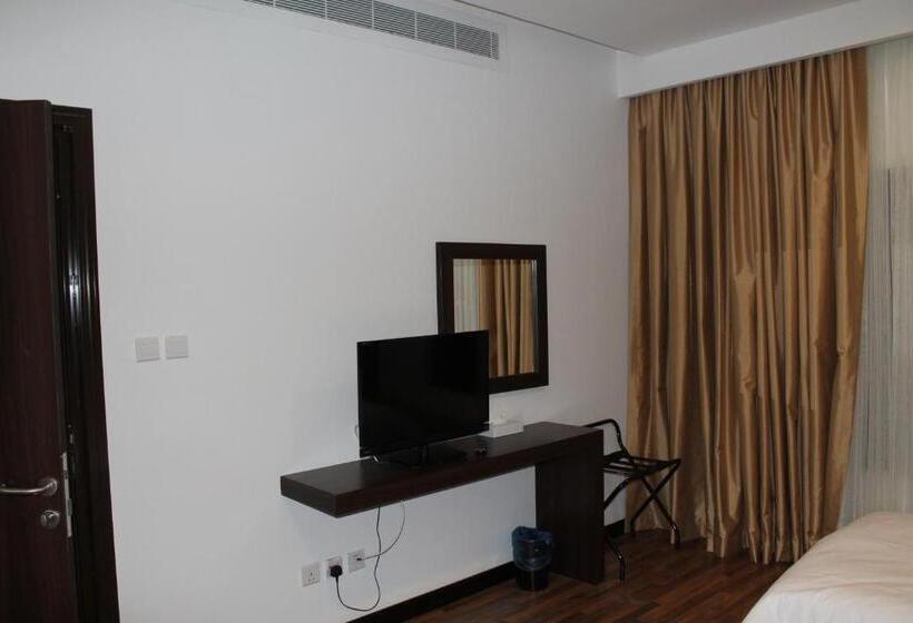 Люкс 2 Спальни, Golden Tulip Al Khobar Suites