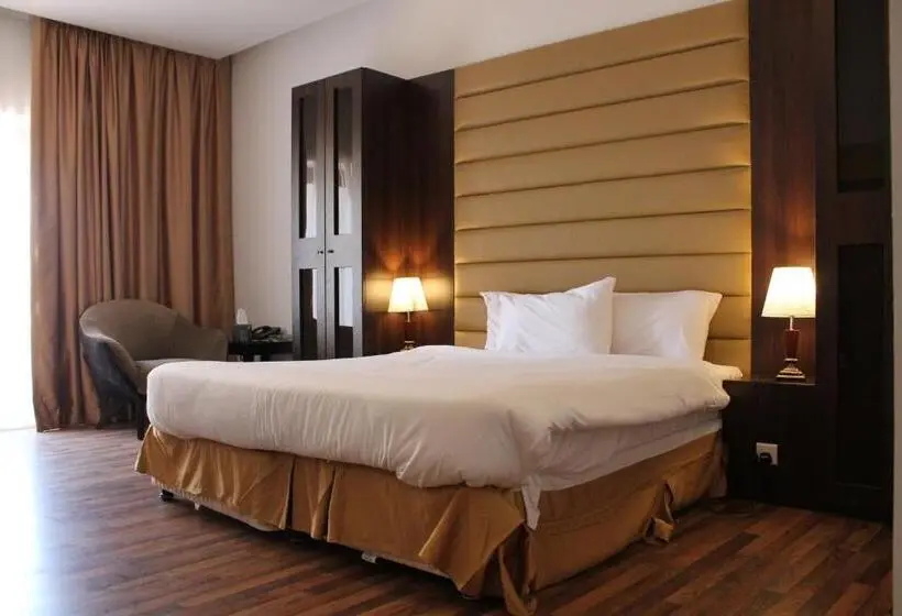 キングサイズベッドのエクゼクティブルーム, Golden Tulip Al Khobar Suites