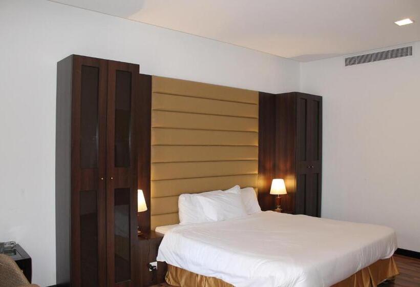 Номер Executive Кровать Кинг, Golden Tulip Al Khobar Suites