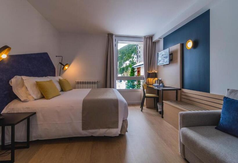 اتاق استاندارد سه نفره, Roc Meler