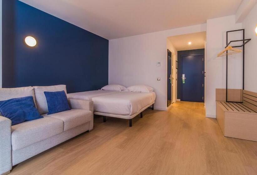 اتاق استاندارد چهار تخته, Roc Meler