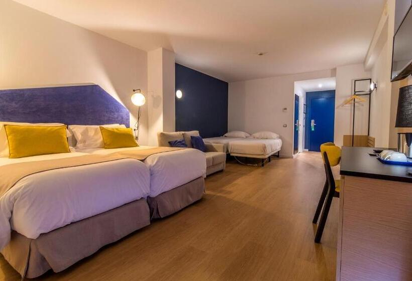 اتاق استاندارد چهار تخته, Roc Meler