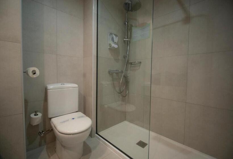 اتاق سوپریور با چشمانداز کوهستان, Roc Meler