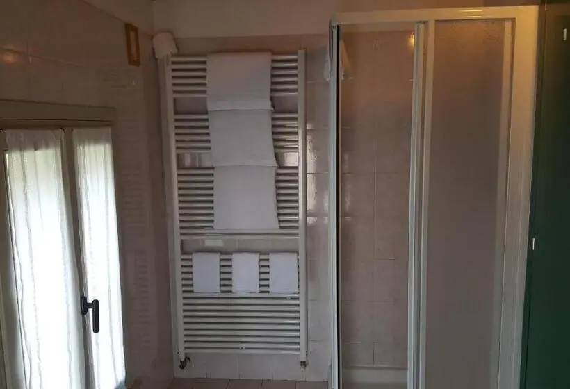 Standard Kolmen Hengen Huone, Sporting