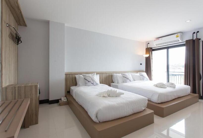 스탠다드 트리플 룸, Well Timed