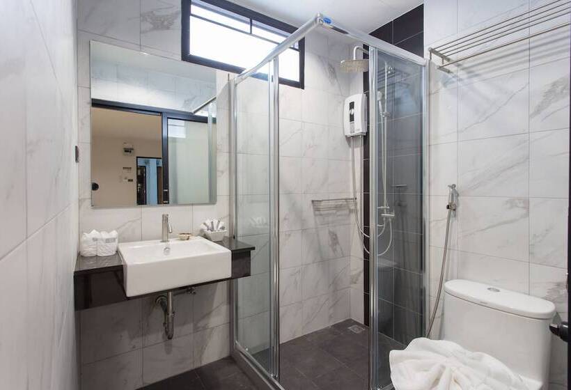 스탠다드 트리플 룸, Well Timed