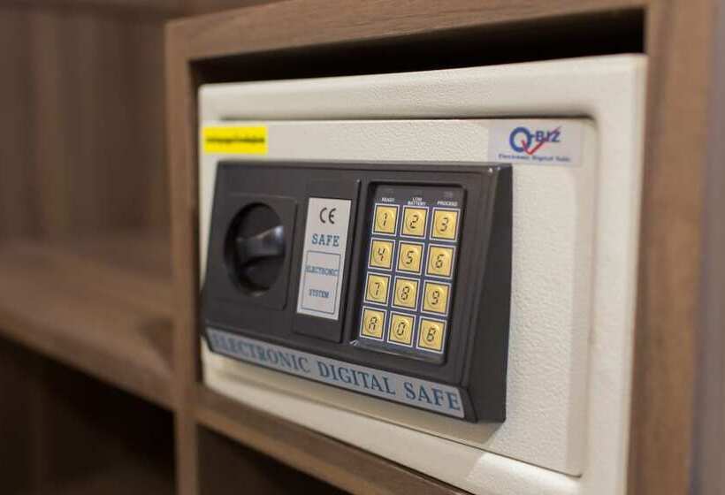 스탠다드 트리플 룸, Well Timed