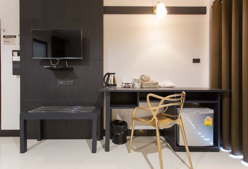 스탠다드 트리플 룸, Well Timed