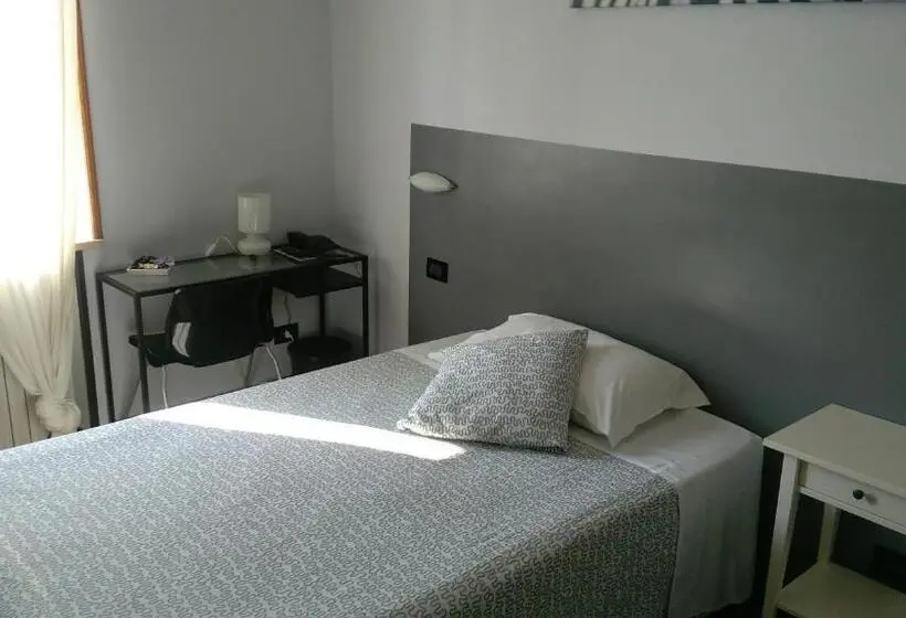 スタンダードシングルルーム, La Quercia Hotel Con Ristorante