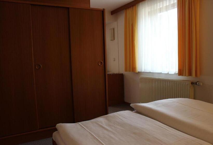 1 Bedroom Apartment Lake View, Seehotel Paulitsch