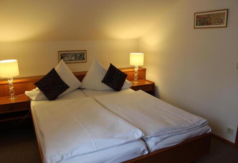 1 Bedroom Apartment Lake View, Seehotel Paulitsch