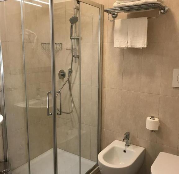 اتاق استاندارد, Annita Cervia